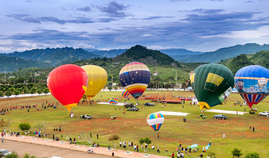 cánh đồng khinh khí cầu sailing bay ninh chữ