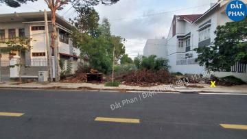 93,75m2 đường Nguyễn Biểu gần công viên và siêu thị Vincom