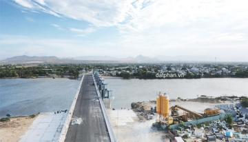 Cầu đập ngăn mặn sông Dinh Phan Rang